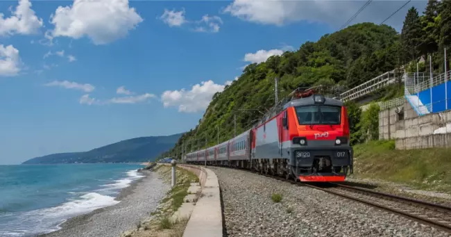 Билеты на поезда в Сочи и Анапу почти раскуплены на июль 2026