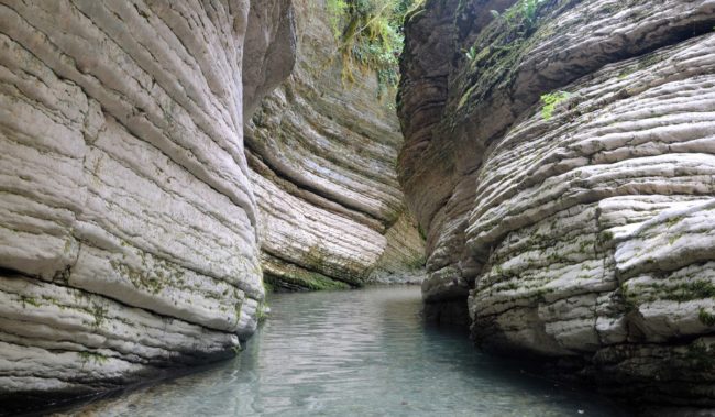 Каньон реки Хашупса в Абхазии