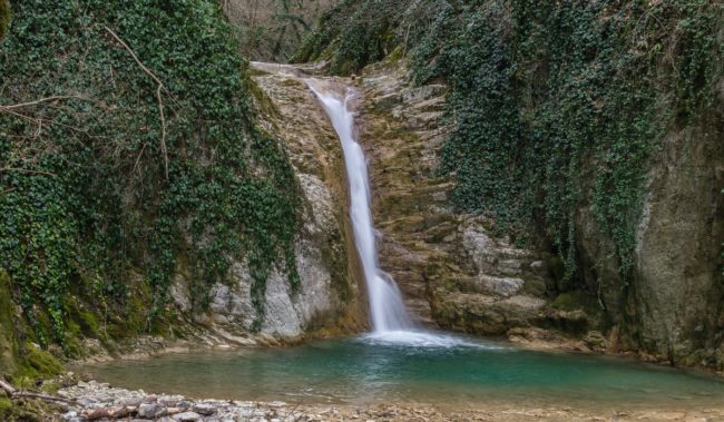 Водопад на реке Дедеркой